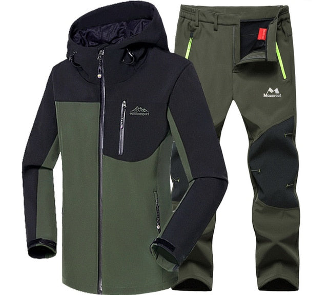 Man Winter Waterproof Hiking Jacket